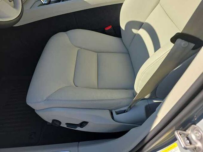 Volvo XC60 XC60 Core, T8 AWD Plug-in hybrid, Electric/Gasoline, Dark