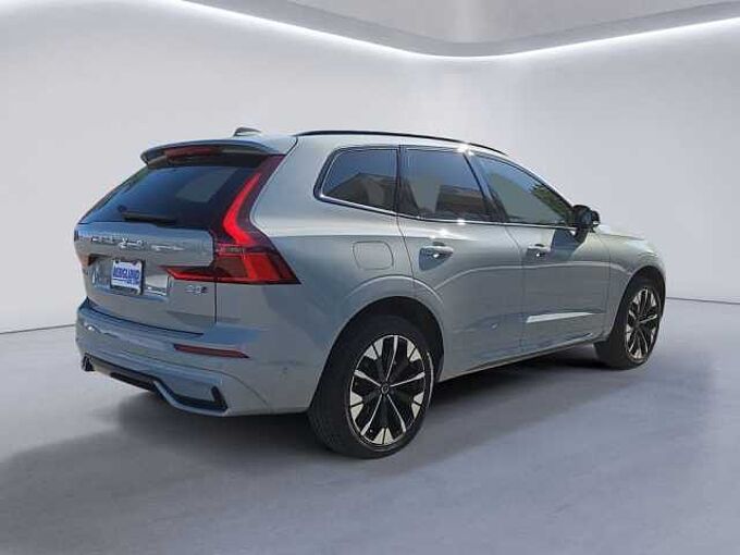 Volvo XC60 XC60 Plus, B5 AWD Gas (mild hybrid), Gasoline, Dark