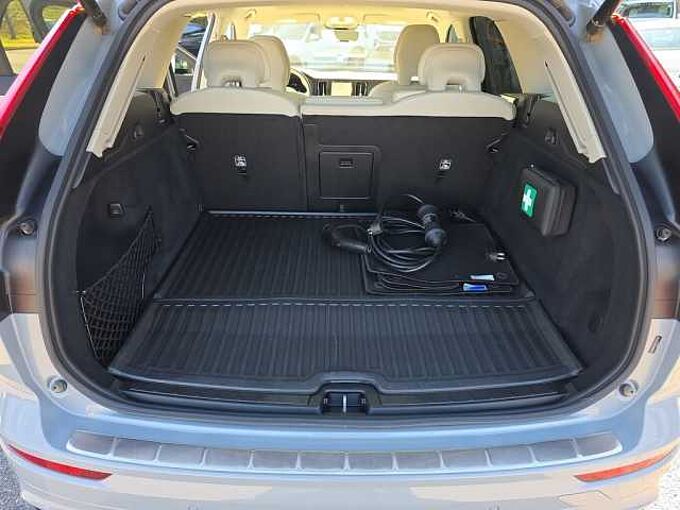 Volvo XC60 XC60 Core, T8 AWD Plug-in hybrid, Electric/Gasoline, Dark