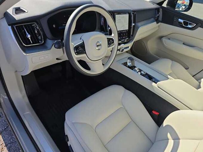 Volvo XC60 XC60 Core, T8 AWD Plug-in hybrid, Electric/Gasoline, Dark