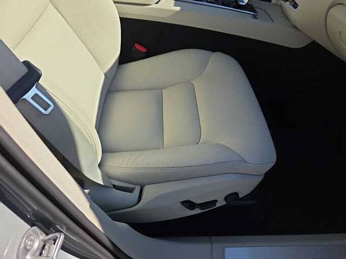 Volvo XC60 XC60 Core, T8 AWD Plug-in hybrid, Electric/Gasoline, Dark