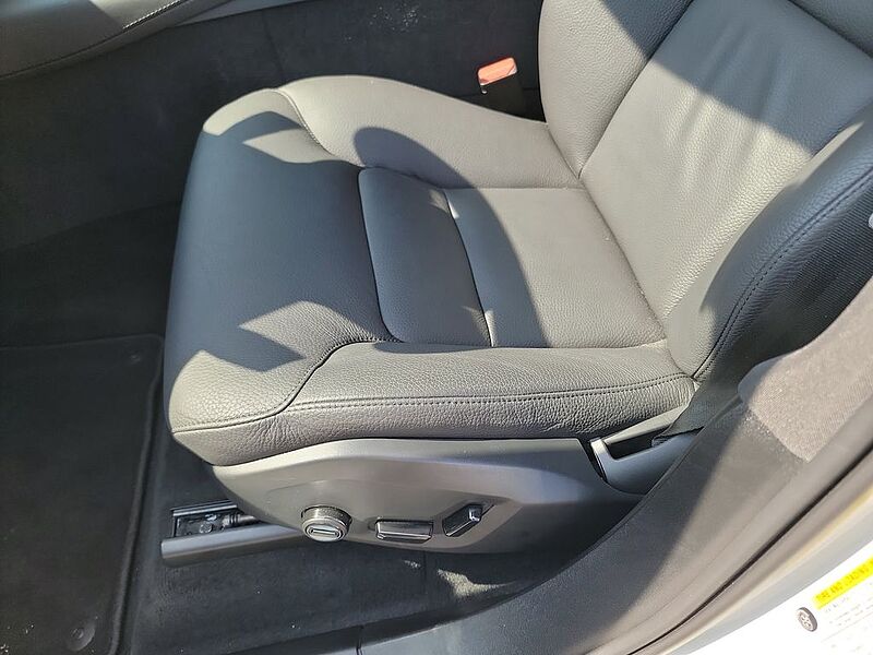 Volvo  XC90 Recharge Core, T8 AWD Plug-in hybrid, Electric/Gasoline, Bright, 7 Seats