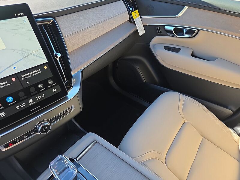 Volvo XC90 Core, B6 AWD Gas (mild hybrid), Gasoline, Bright, 7 Seats