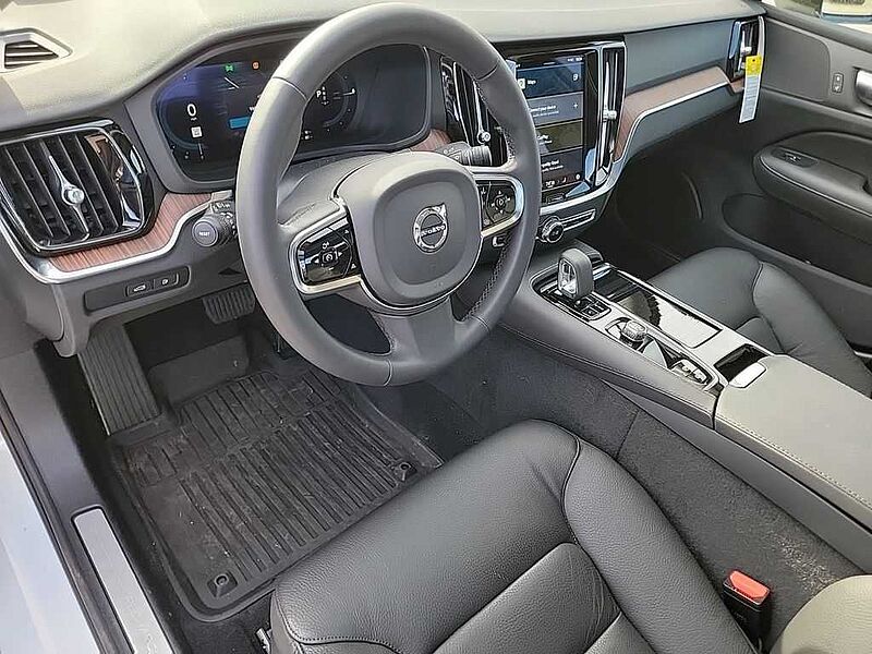Volvo  S60 Recharge Plus, T8 AWD Plug-in hybrid, Electric/Gasoline, Dark