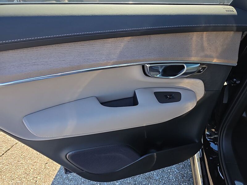 Volvo  XC90 Plus, B6 AWD Gas (mild hybrid), Gasoline, Bright, 7 Seats