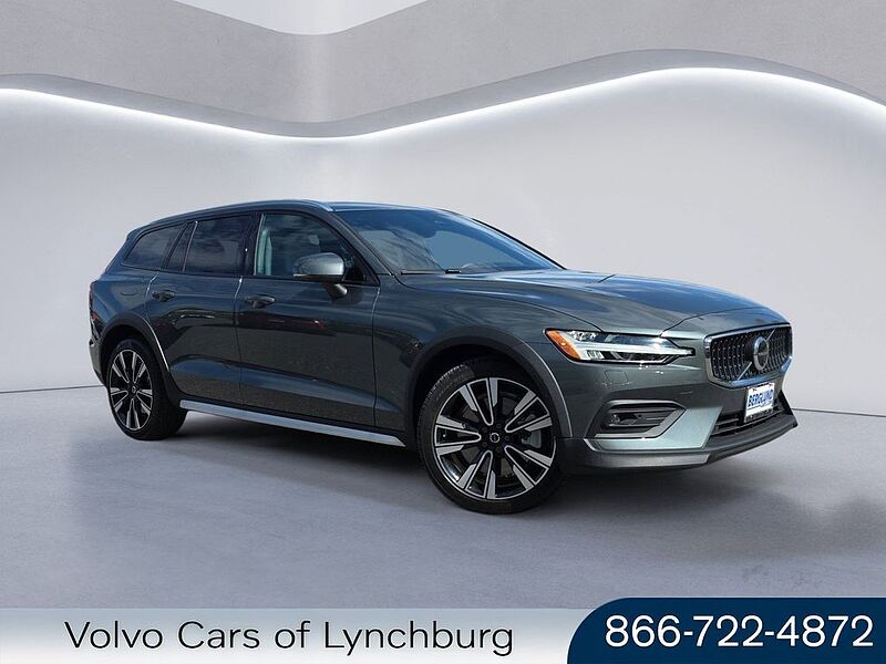 Volvo V60 Cross Country Ultra, B5 AWD Gas (mild hybrid), Gasoline, Bright