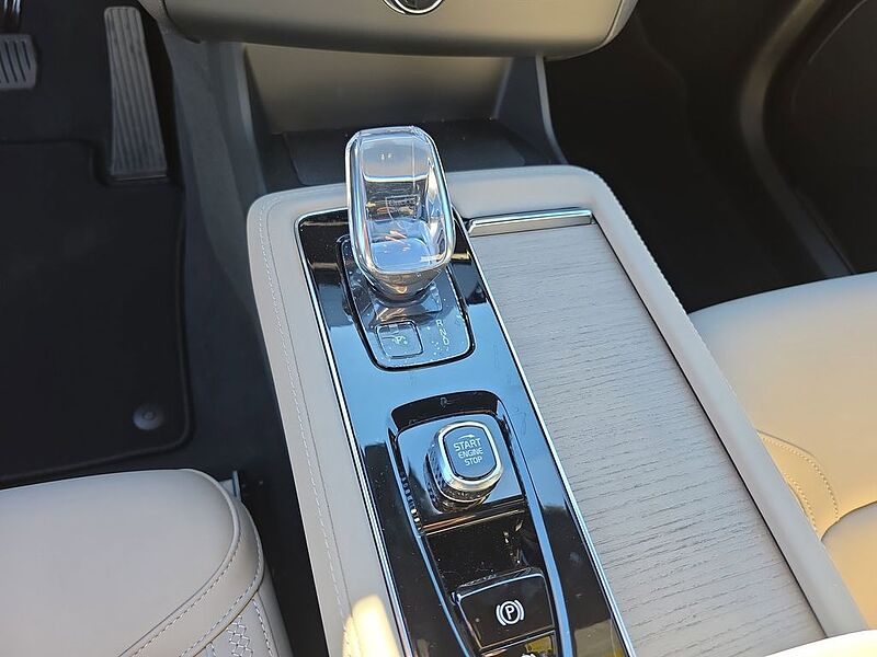 Volvo XC90 Core, B6 AWD Gas (mild hybrid), Gasoline, Bright, 7 Seats