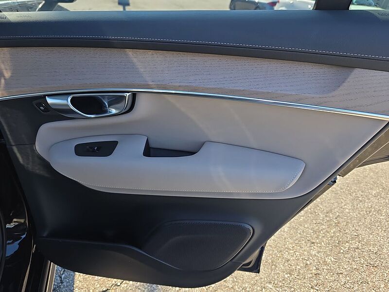 Volvo  XC90 Plus, B6 AWD Gas (mild hybrid), Gasoline, Bright, 7 Seats