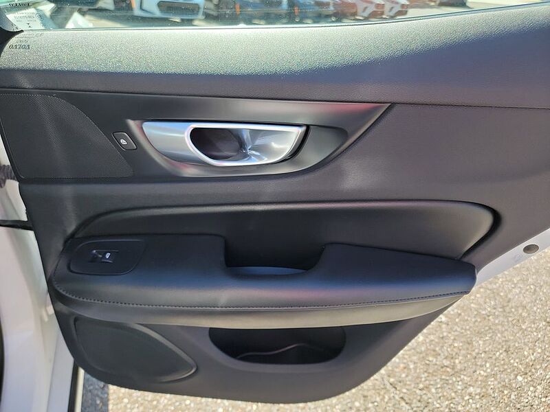 Volvo  S60 Plus, B5 AWD Gas (mild hybrid), Gasoline, Dark