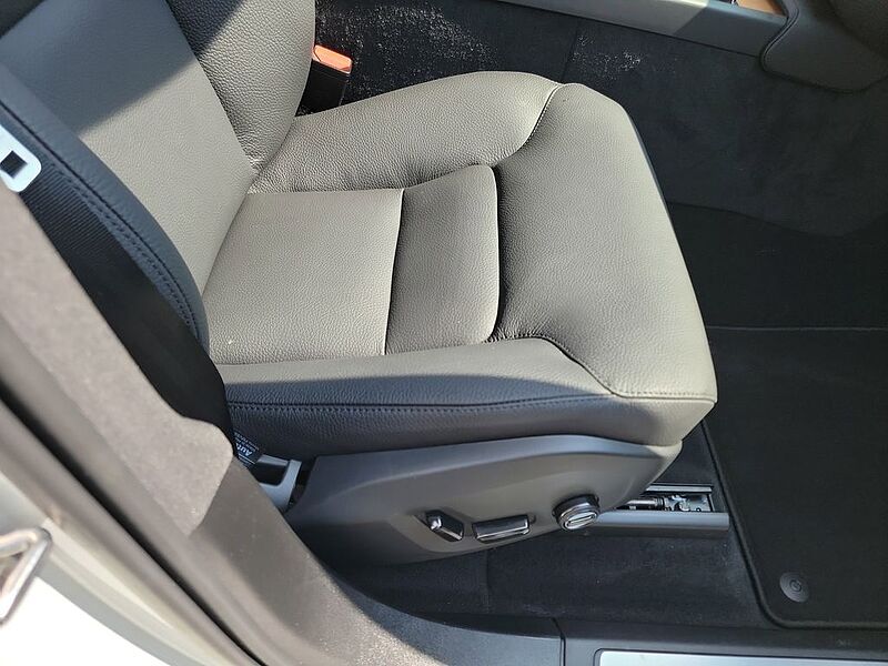 Volvo  XC90 Recharge Core, T8 AWD Plug-in hybrid, Electric/Gasoline, Bright, 7 Seats
