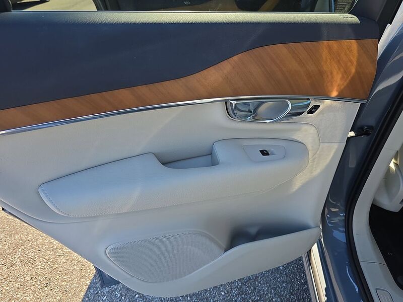 Volvo  XC90 Momentum, T6 AWD , 6 Seats