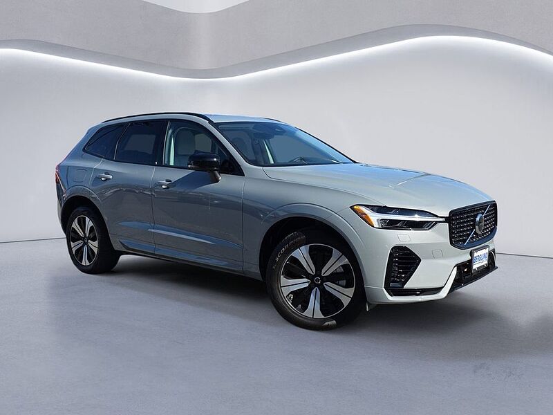 Volvo XC60 Core, T8 AWD Plug-in hybrid, Electric/Gasoline, Dark