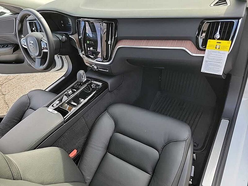 Volvo  S60 Recharge Plus, T8 AWD Plug-in hybrid, Electric/Gasoline, Dark