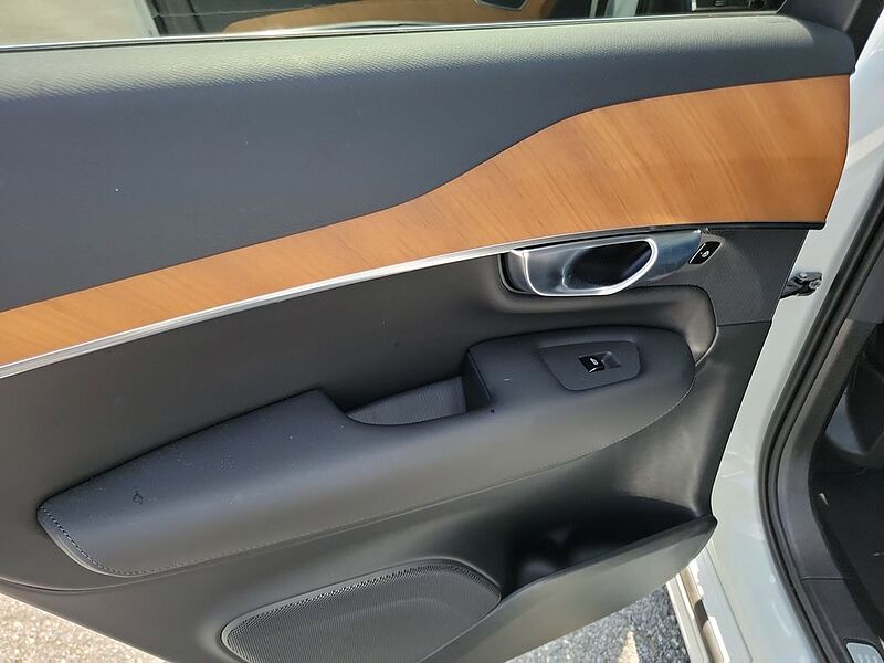 Volvo  XC90 Recharge Core, T8 AWD Plug-in hybrid, Electric/Gasoline, Bright, 7 Seats