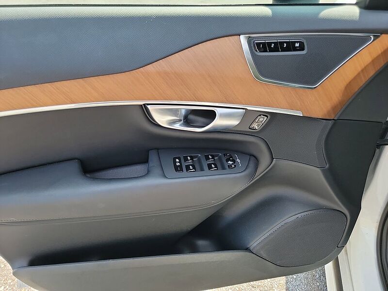 Volvo  XC90 Recharge Core, T8 AWD Plug-in hybrid, Electric/Gasoline, Bright, 7 Seats