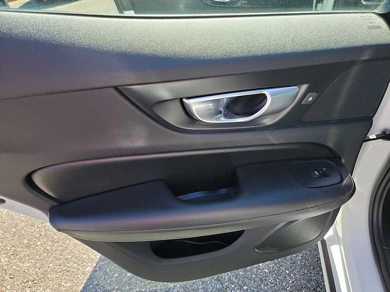 Volvo  S60 Plus, B5 AWD Gas (mild hybrid), Gasoline, Dark