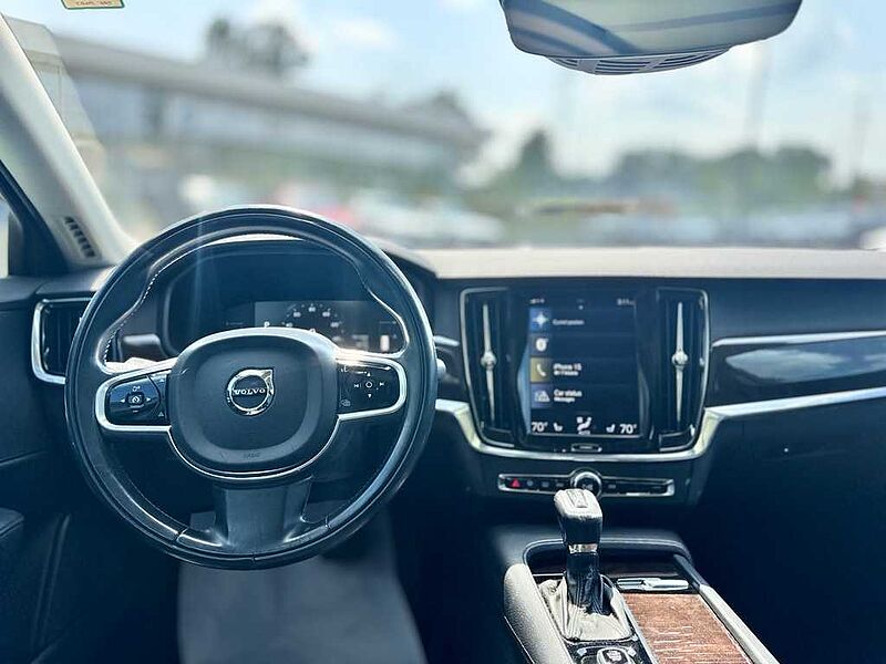 Volvo  S90 T5 FWD Momentum
