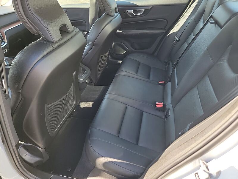 Volvo  S60 Plus, B5 AWD Gas (mild hybrid), Gasoline, Dark