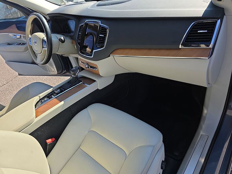 Volvo  XC90 Momentum, T6 AWD , 6 Seats