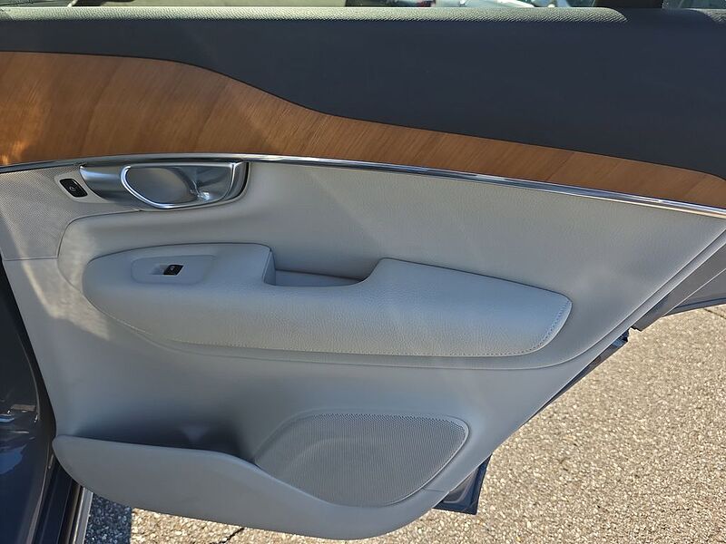 Volvo  XC90 Momentum, T6 AWD , 6 Seats