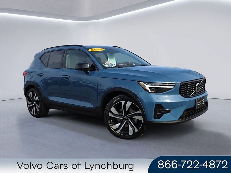 Volvo  XC40 Plus, B5 AWD Gas (mild hybrid), Gasoline, Dark