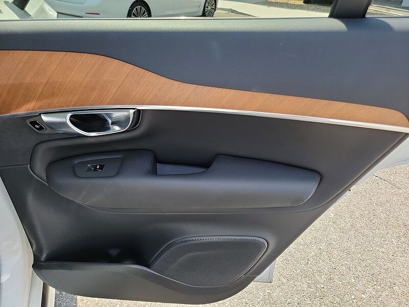 Volvo  XC90 Recharge Core, T8 AWD Plug-in hybrid, Electric/Gasoline, Bright, 7 Seats