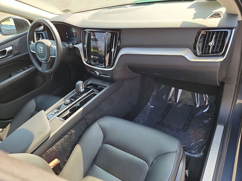Volvo  S60 Core, B5 FWD Gas (mild hybrid), Gasoline, Dark