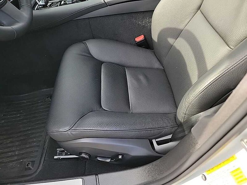 Volvo  S60 Recharge Plus, T8 AWD Plug-in hybrid, Electric/Gasoline, Dark