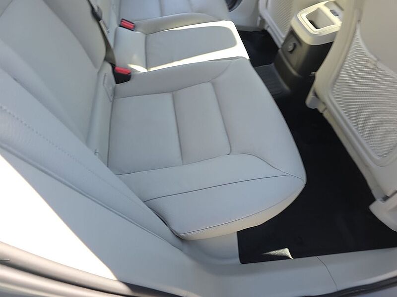 Volvo XC60 Core, T8 AWD Plug-in hybrid, Electric/Gasoline, Dark