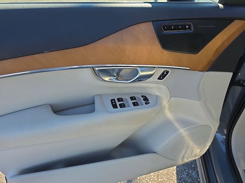 Volvo  XC90 Momentum, T6 AWD , 6 Seats