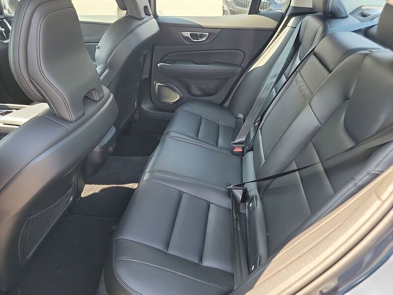 Volvo  S60 Core, B5 FWD Gas (mild hybrid), Gasoline, Dark