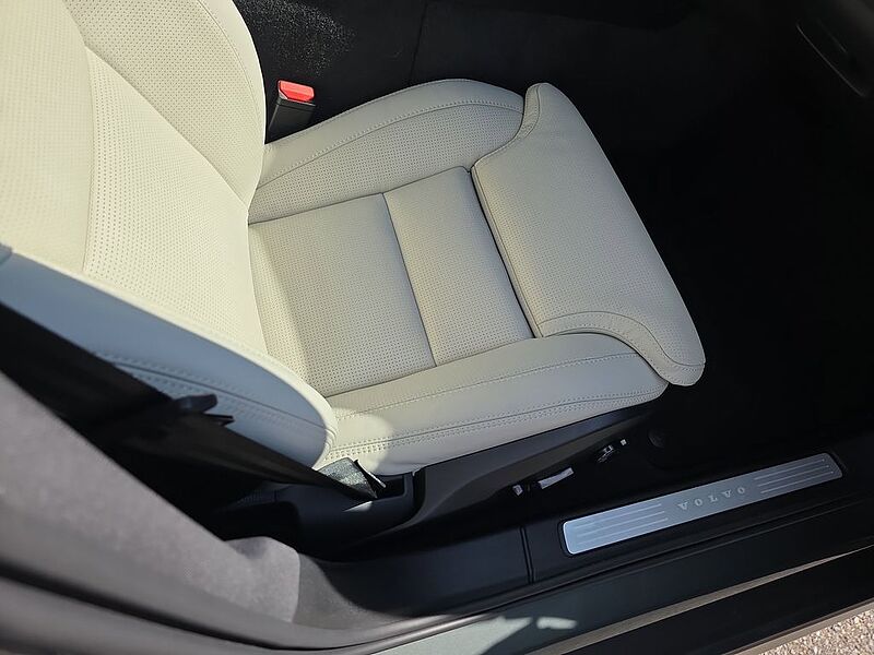 Volvo V60 Cross Country Ultra, B5 AWD Gas (mild hybrid), Gasoline, Bright