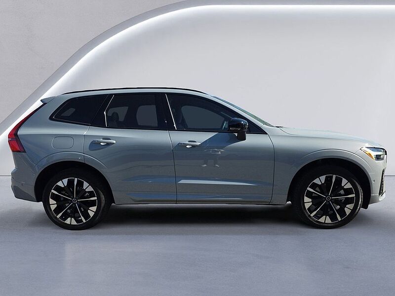 Volvo XC60 Plus, B5 AWD Gas (mild hybrid), Gasoline, Dark
