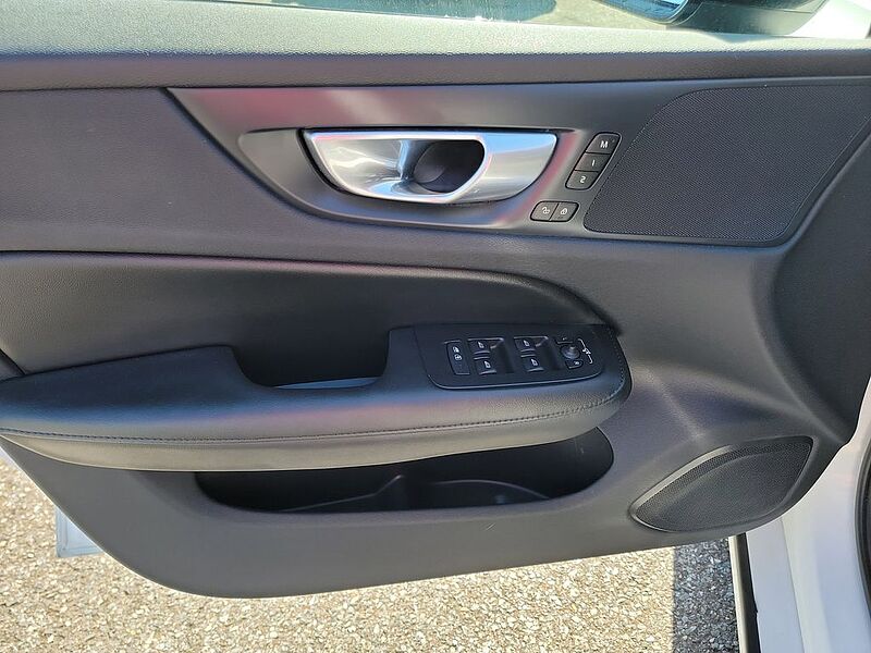 Volvo  S60 Plus, B5 AWD Gas (mild hybrid), Gasoline, Dark